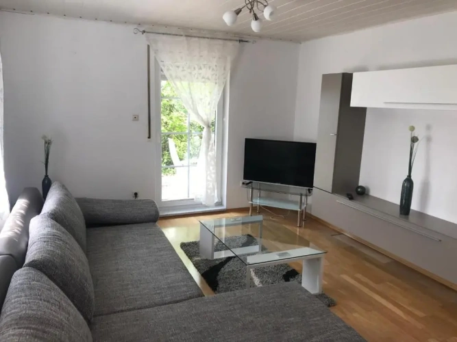 2 Bedrooms Cottage
