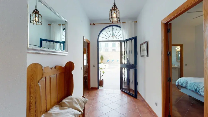 5 Bedroom-privatepool-balcony-sea View-nerja