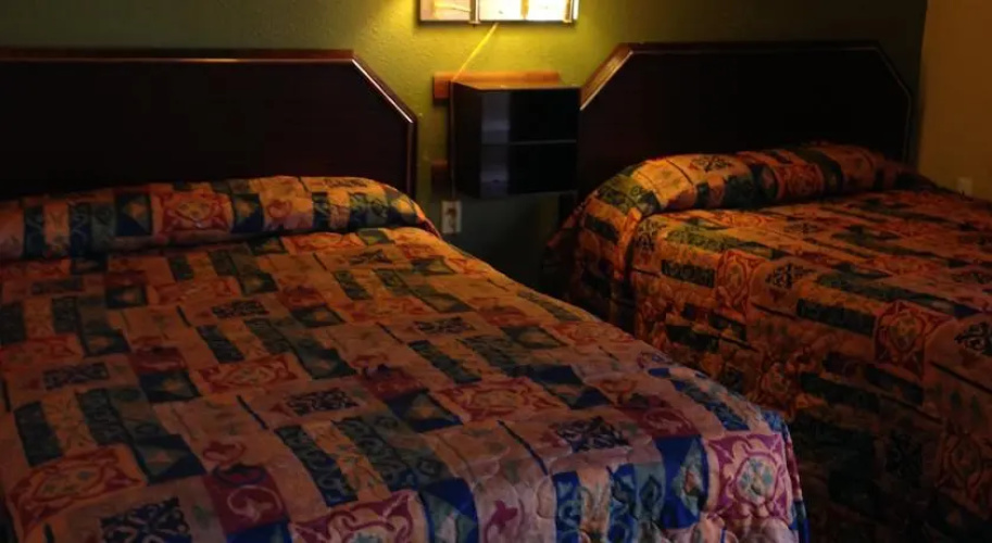 Levee Inn