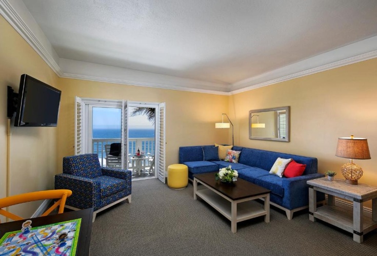 1 Bedroom Premium Double Suite oceanfront