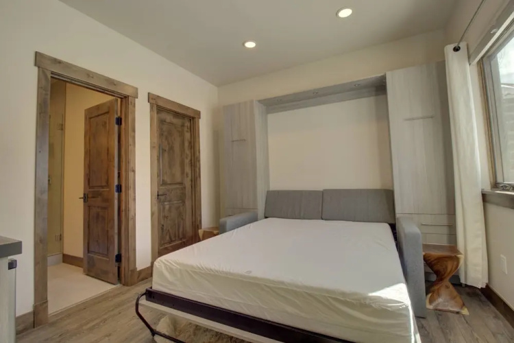 5th Ave Unit 2 Studio townhouse