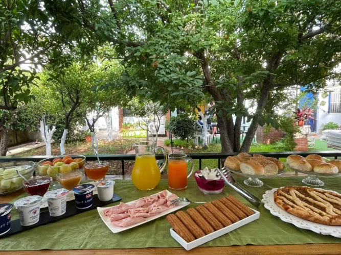 Alemar Bed  Breakfast
