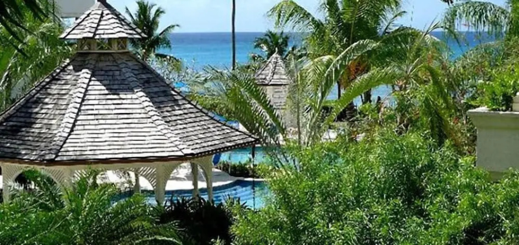 Schooner Bay 105