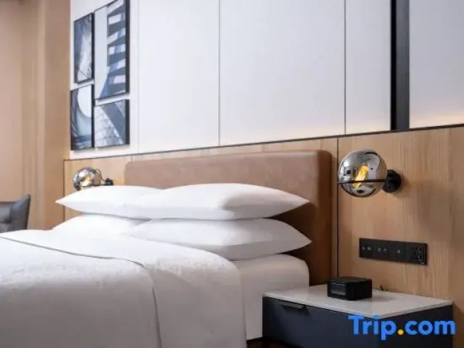 1 Bedroom Premier Double Suite with river view