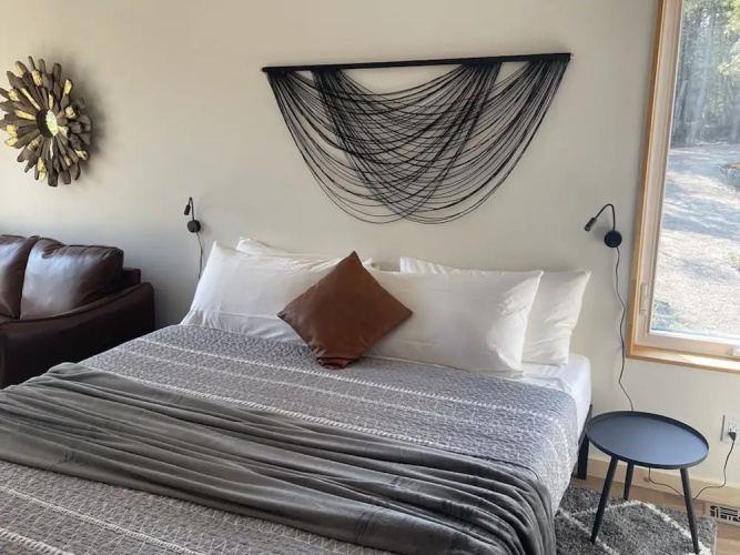 Stone Cove Waterfront Adults Only B&B