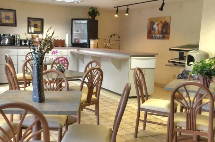 Smoky Mountain Inn & Suites