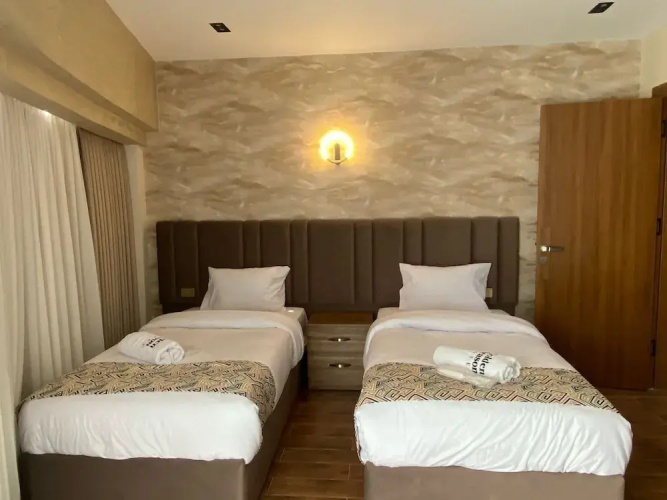 Golden Season Hotel