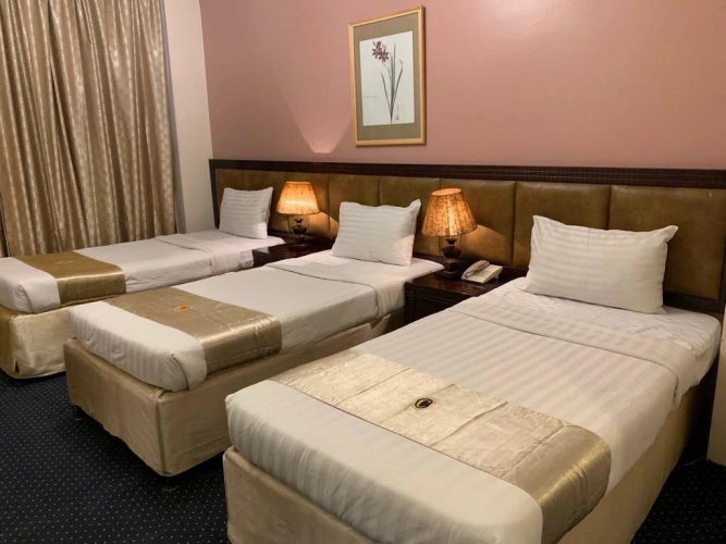 Standard Triple room