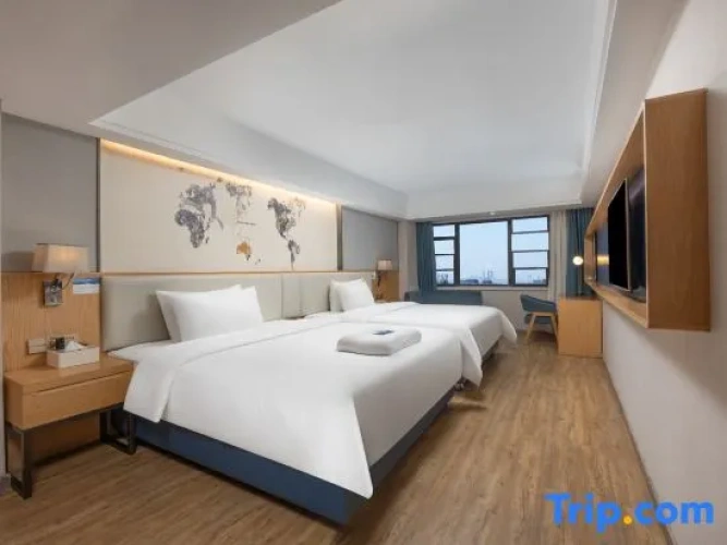 Deluxe Twin Family room