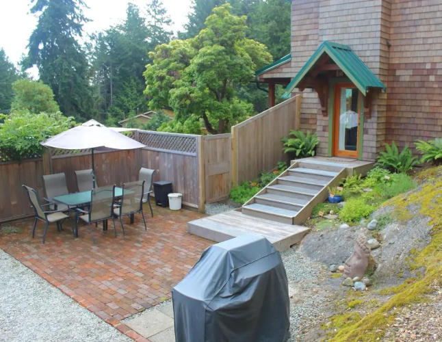 Mossy Hill Suite