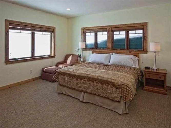 North Tahoe Lodge