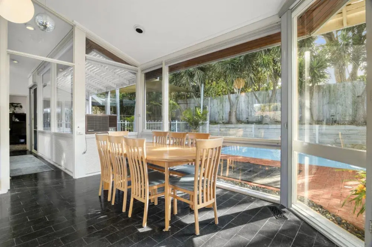 5-bed Haven With Pool Minutes From Beaches