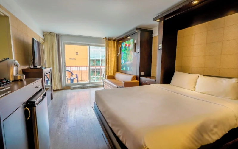 2 Bedrooms Double Suite