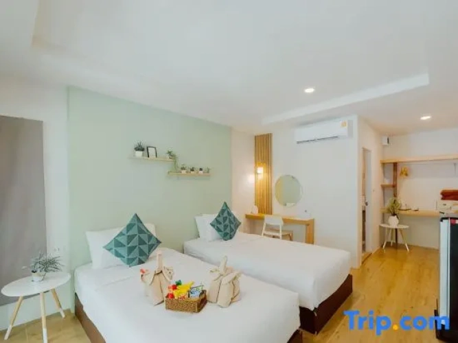 Standard Triple room