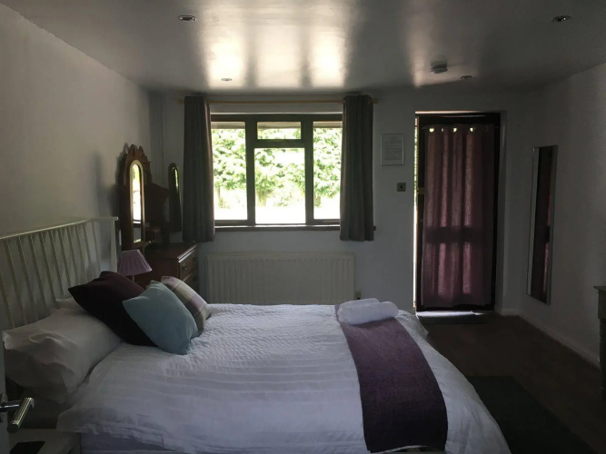 Pinewood Lodge