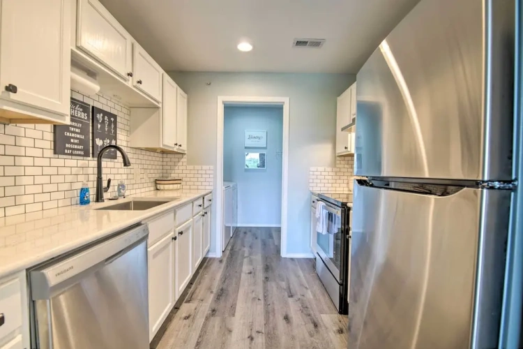 3 Bedrooms Apartment