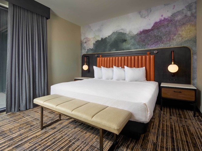 Suite with balcony