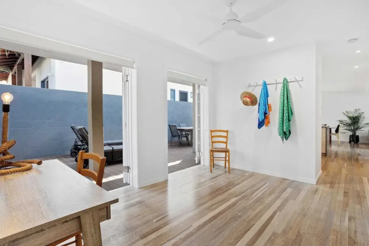 Albatross Beachfront 3 Bedroom Apartment
