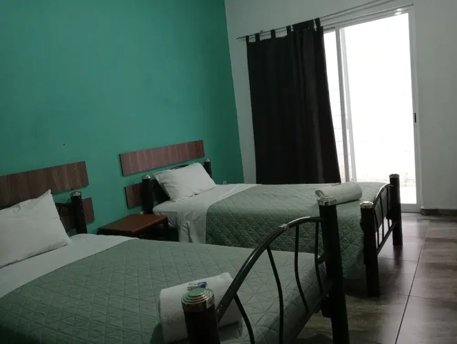 3 Bedrooms Bed in Dorm