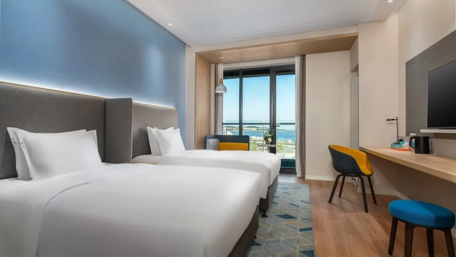 Standard Twin room with sea view