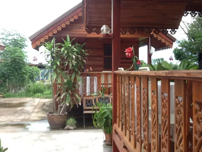 Ruean Kaew Mongkorn Resort