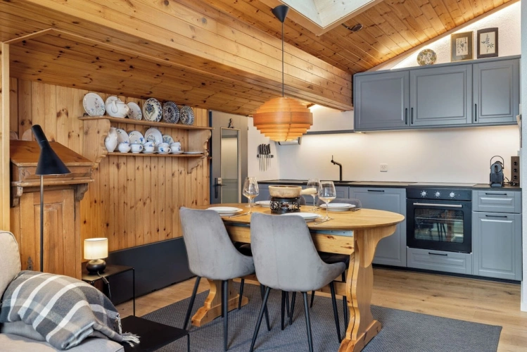 2 Bedrooms Apartment
