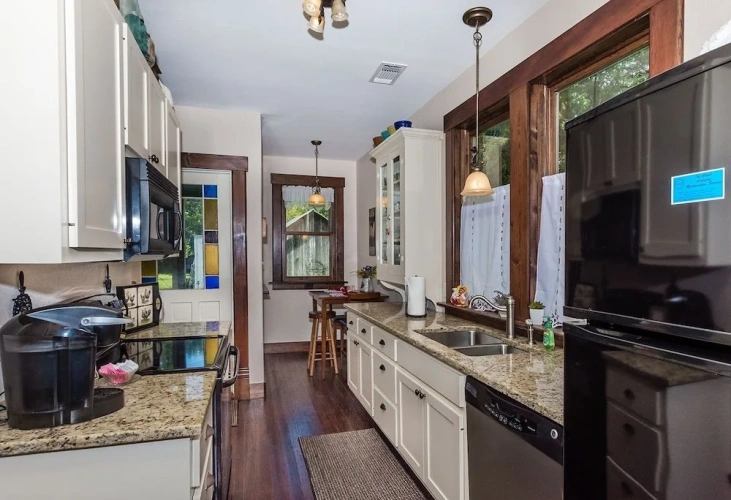 2 Bedrooms Cottage