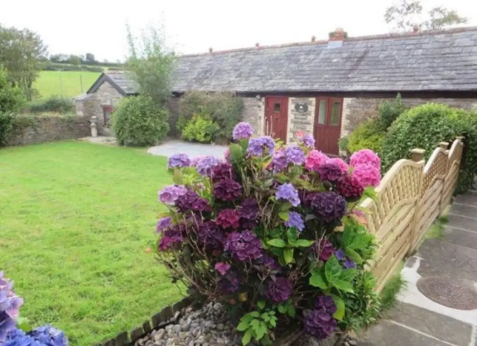Delightful single storey barn with charming features near Looe