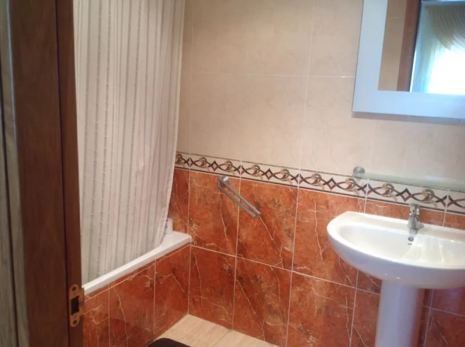 2 Bedrooms Apartment with partial sea view