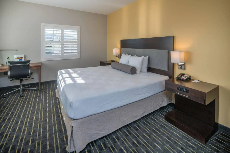 Hotel Aura SFO
