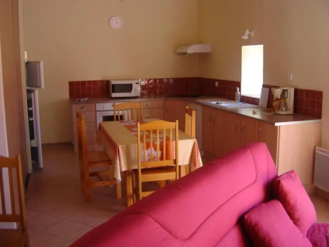 4 Bedrooms Cottage