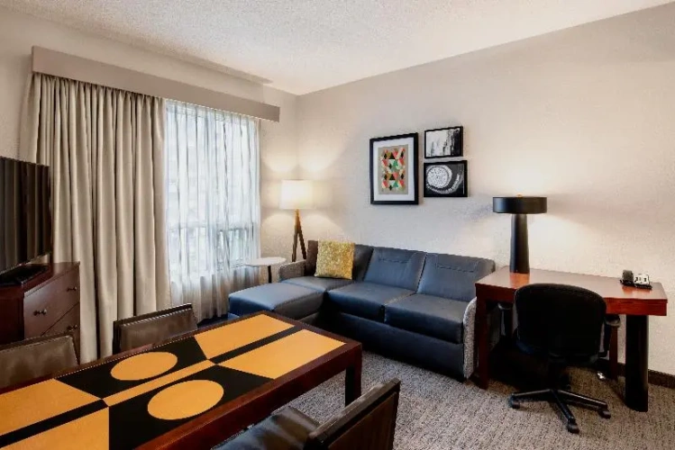 2 Bedrooms Studio