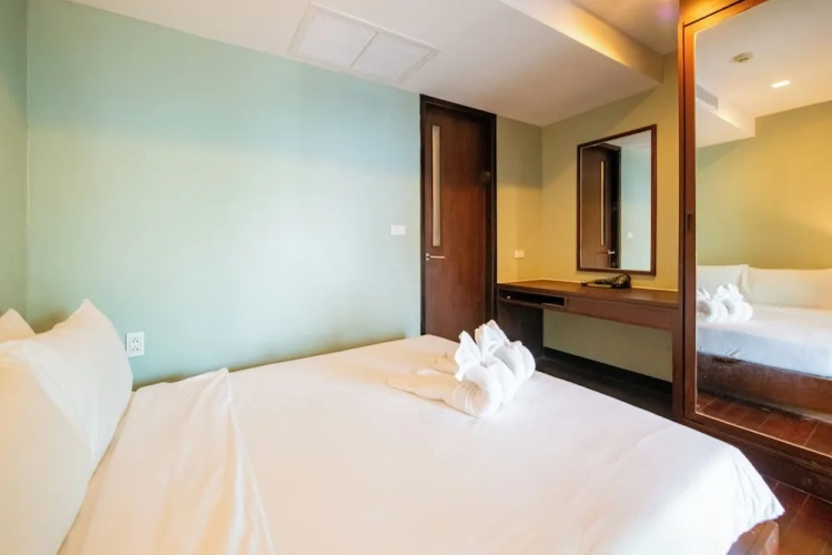 2 Bedrooms Standard Family room with balcony