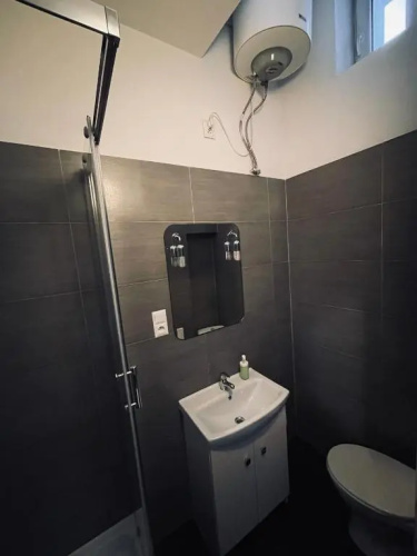 eM Apartment 6