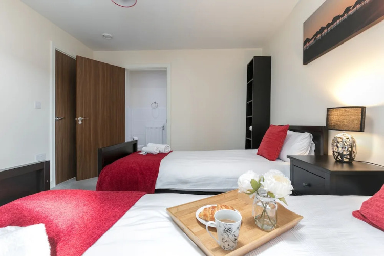 KVM - Quayside House