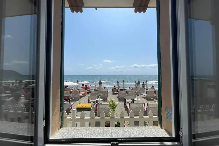 La Casa Sulla Spiaggia - On The Beach