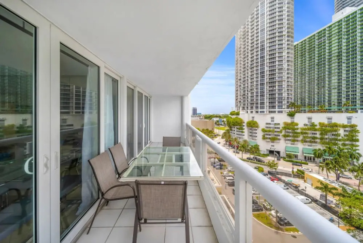 3 Bedroom Condo With Balcony View