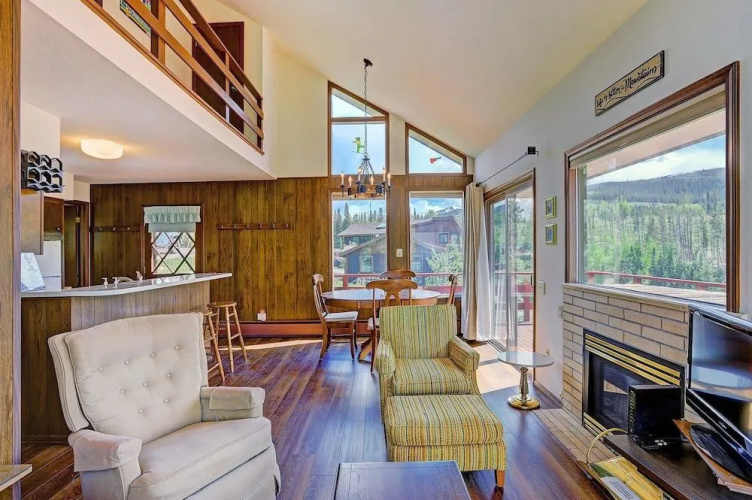 Elk View 4 Br home by RedAwning