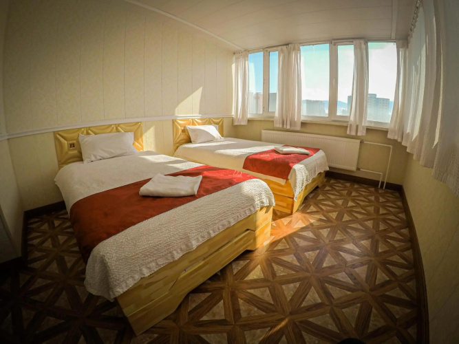 LG Tour & Hostel