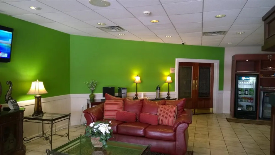Ramada by Wyndham & Suites Warner Robins