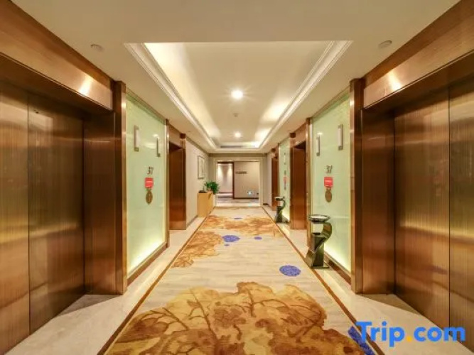 Royal View Hotel