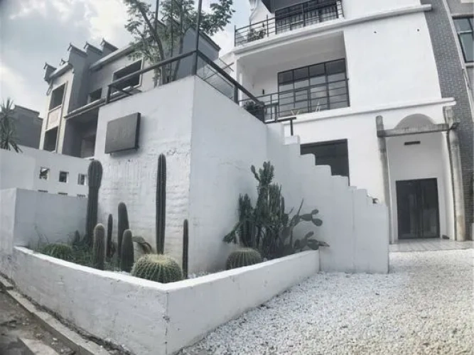 Yijian Hostel