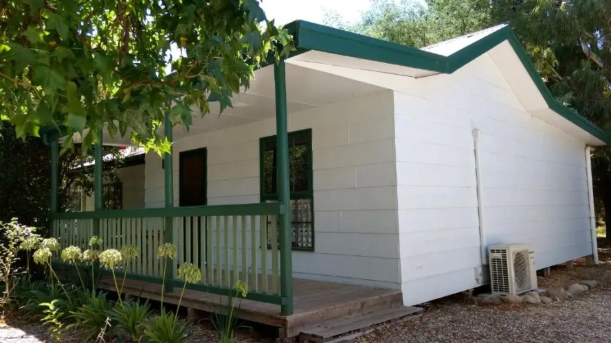 3 Bedrooms Cottage