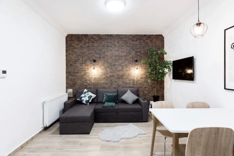 2 Bedrooms Apartment