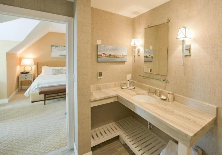 Grand room