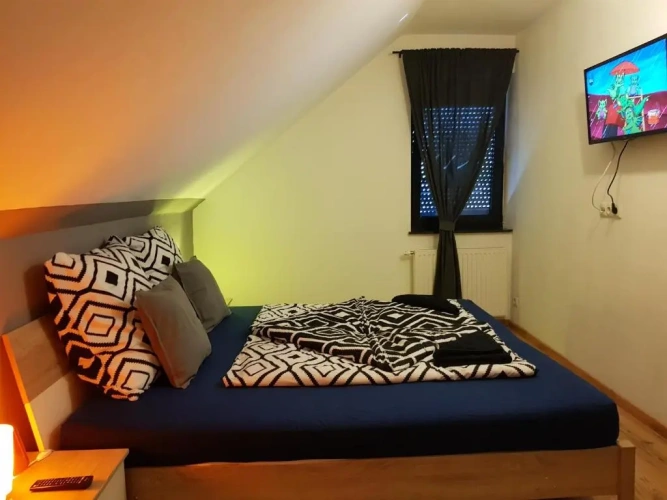 2 Bedrooms Apartment with garden view