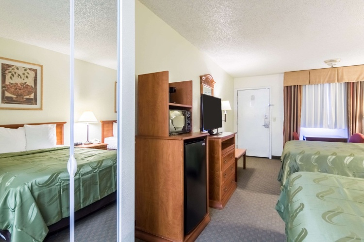 Standard Quadruple room