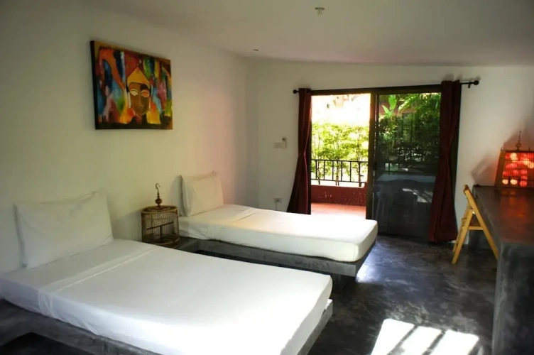 Standard Twin room with balcony and with garden view