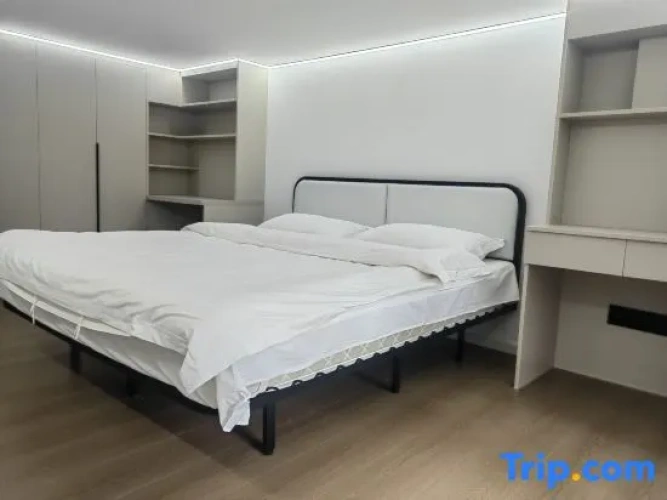2 Bedrooms Business Suite with panoramic view