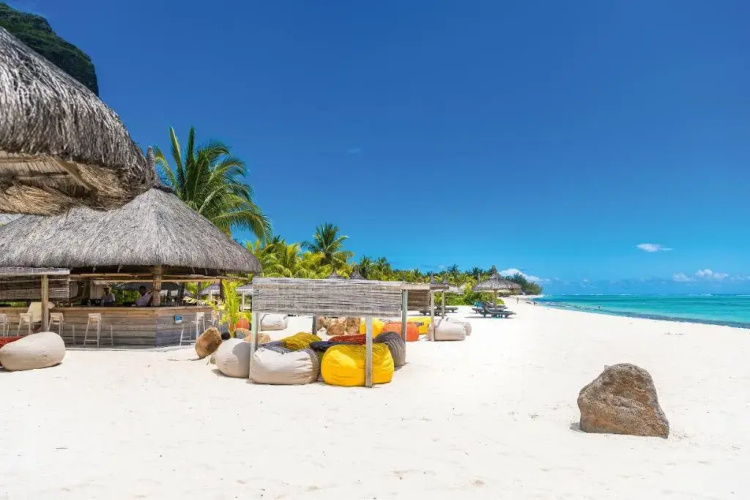 Dinarobin Beachcomber